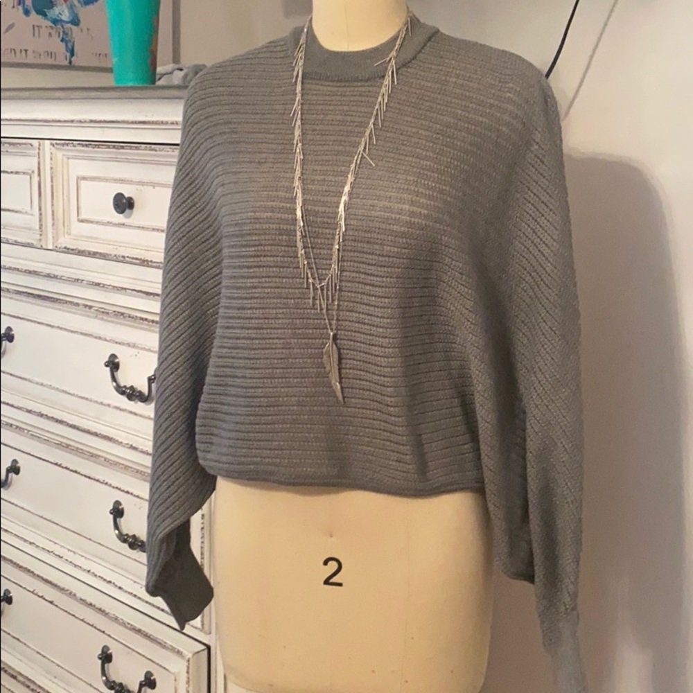Dolman crop shirt in gray